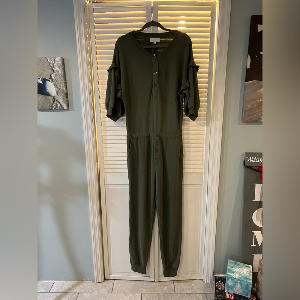 Something Navy one piece ruffle sleeve jumpsuit in green